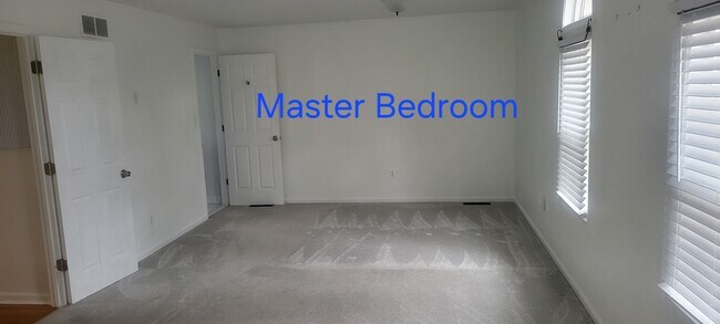 Foto del edificio - 2133 Hallmark Dr