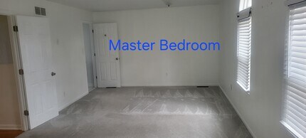 Building Photo - 2133 Hallmark Dr