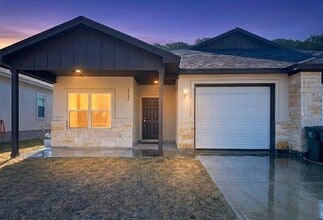 Building Photo - 373 CR 306