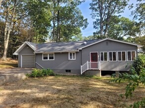 Building Photo - 5 Laurel Dr