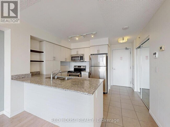 Building Photo - 800 Lawrence Ave W