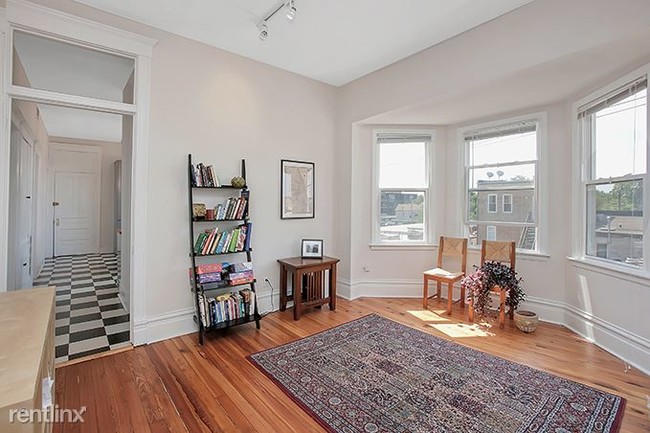 Building Photo - 2019 N Mozart St