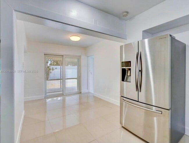 Building Photo - 9494 SW 39th St