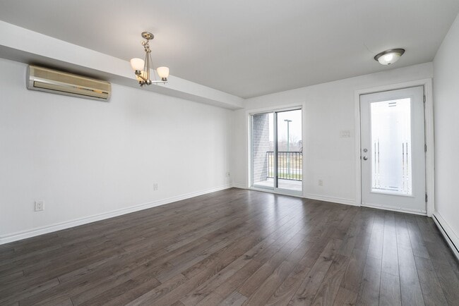 Building Photo - 582 du Plateau Boulevard