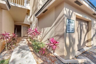 Building Photo - 2060 Greenview Shores Blvd
