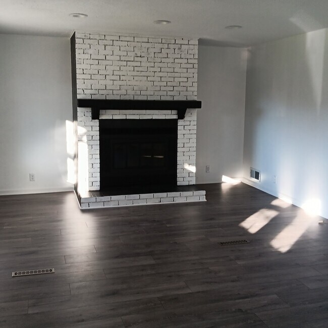 Building Photo - 1503 Pulaski St