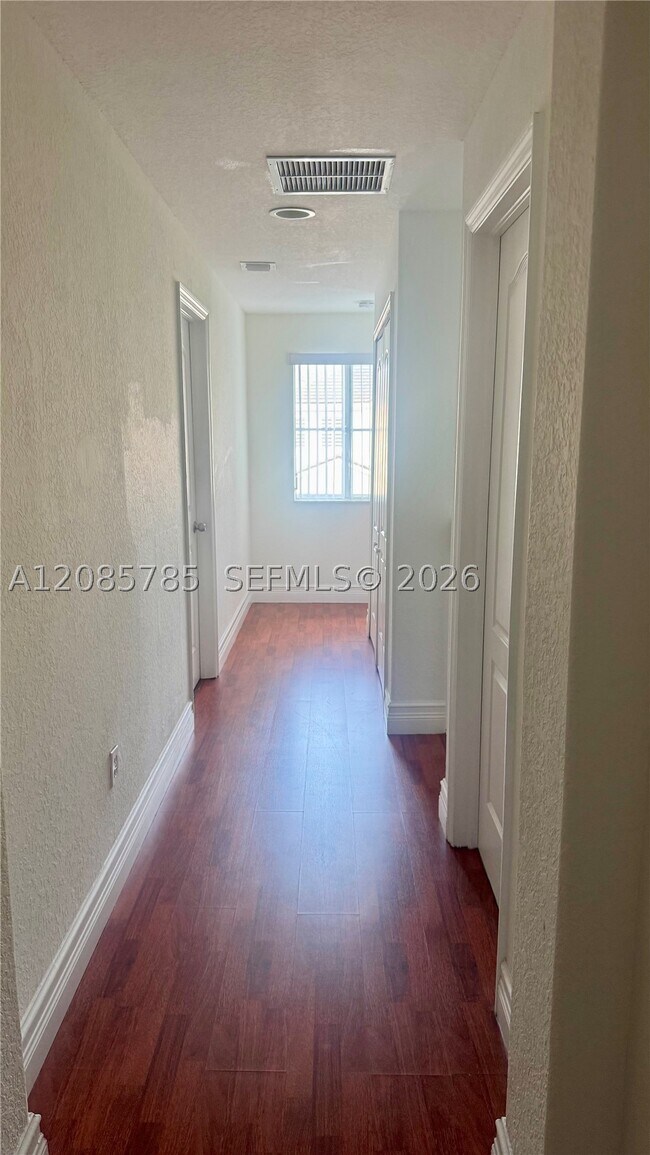 Foto del edificio - 7329 NW 174th Terrace