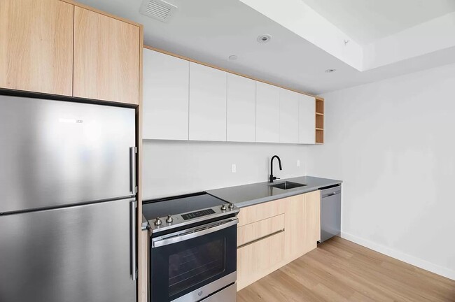 Foto del edificio - 160-14 Hillside Avenue