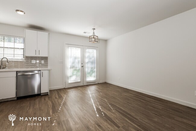 Building Photo - 3 Bedrooms, 2 Baths in Jonesboro, GA