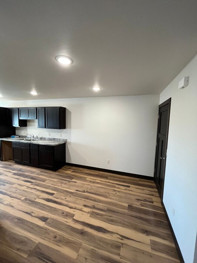 Building Photo - 5246 Christopher Dr