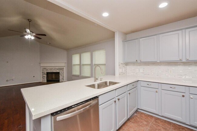 Building Photo - 4219 Mount Vinson Way