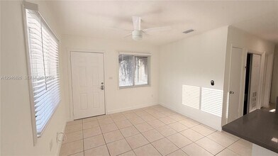Building Photo - 2540 NE 181st St