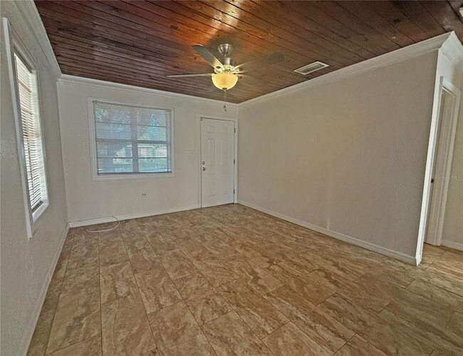 Foto del edificio - 3215 E Louisiana Ave