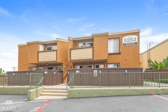 Building Photo - 5252 Balboa Arms Dr