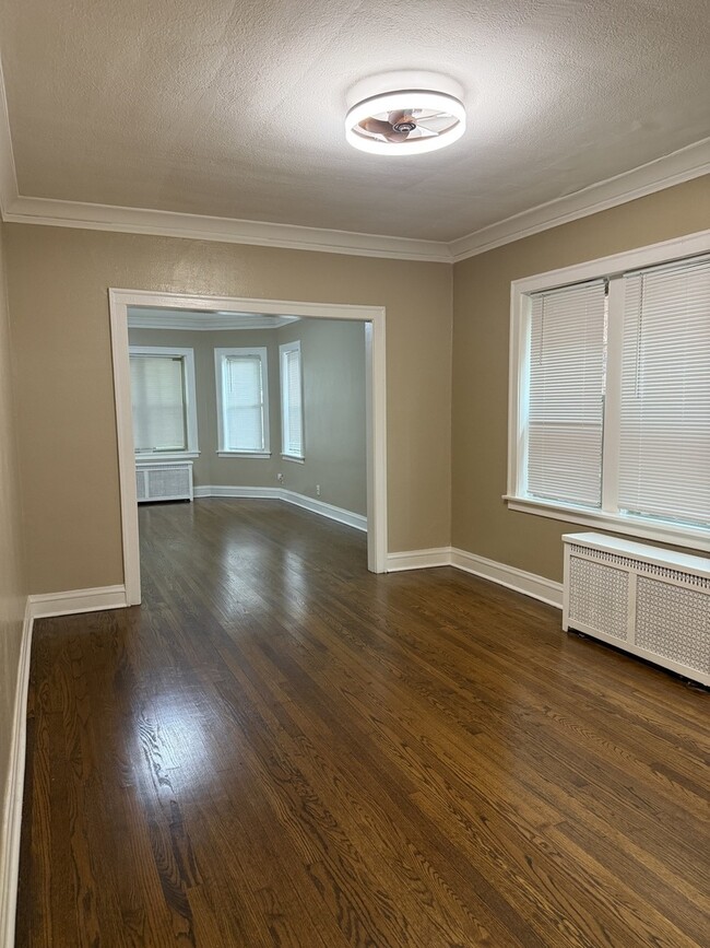 Building Photo - 10240 S Eberhart Ave