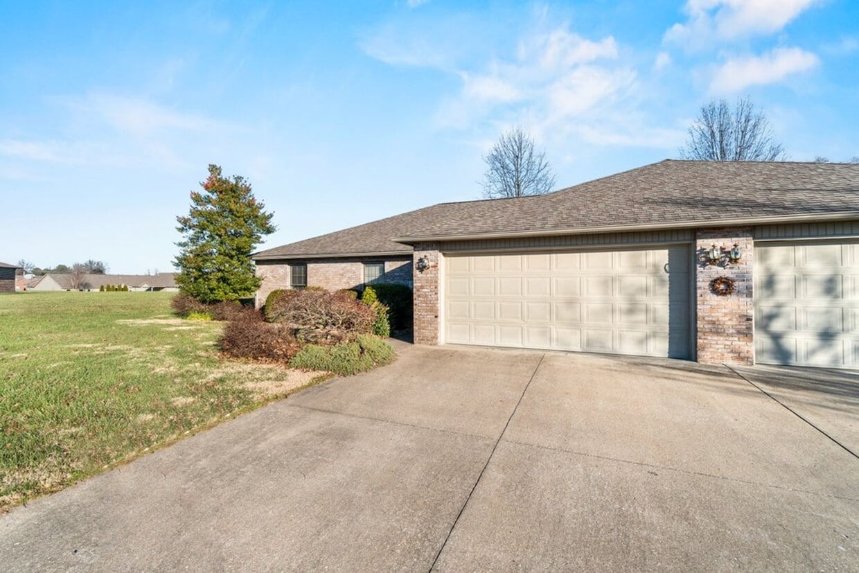 1078/10801080 Aaron Dr Unit 1078, Jackson, MO 63755 Room for Rent in