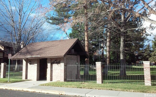 Building Photo - 1445 Foster Dr