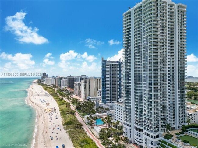 Foto del edificio - 6365 Collins Ave