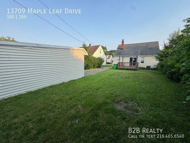 Foto del edificio - 13709 Maple Leaf Dr