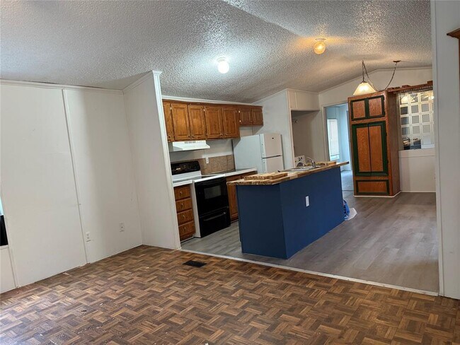 Foto del edificio - 27614 Southland Dr