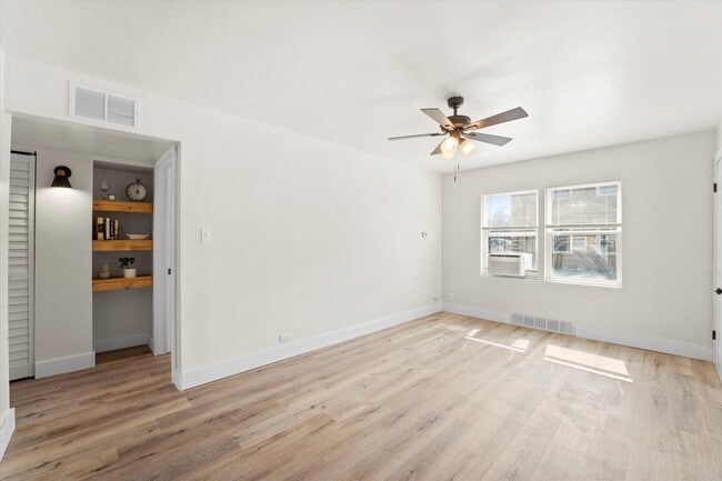 Building Photo - 7411 N Wolcott Ave