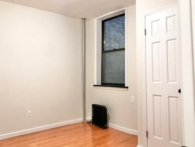 Building Photo - 54 E 4th St