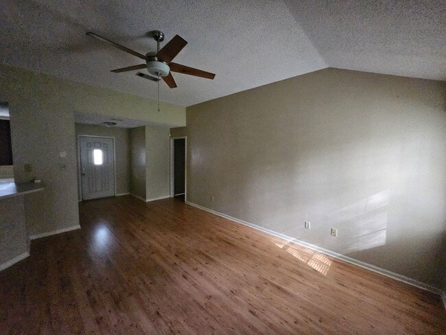 Building Photo - 115 Burnley Dr
