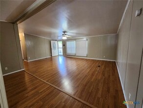 Building Photo - 922 Ashwood Dr