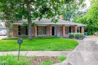 Building Photo - 7403 Tall Pines Dr