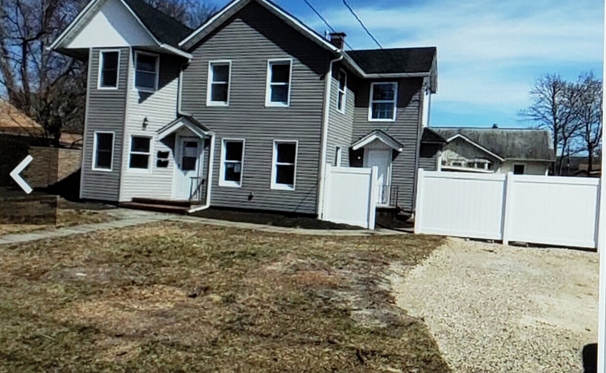 Primary Photo - 91 River Ave