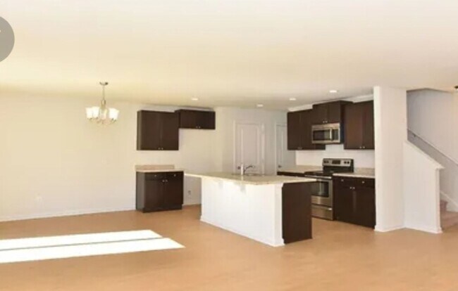 Foto del edificio - Available Now!!!