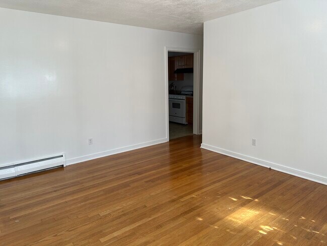 Building Photo - 3400 Pine Dell Ave