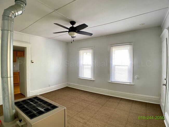 Foto del edificio - 346-346 Diamond Ave SE