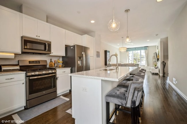 Foto del edificio - 850 Lexington Cir W