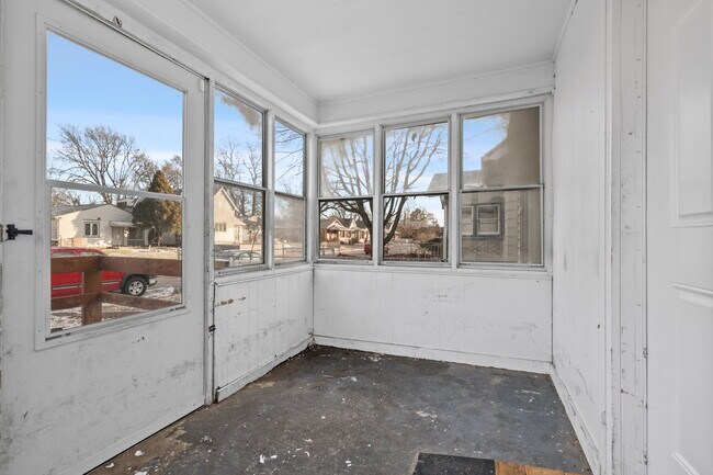 Foto del edificio - 1227 W 25th St