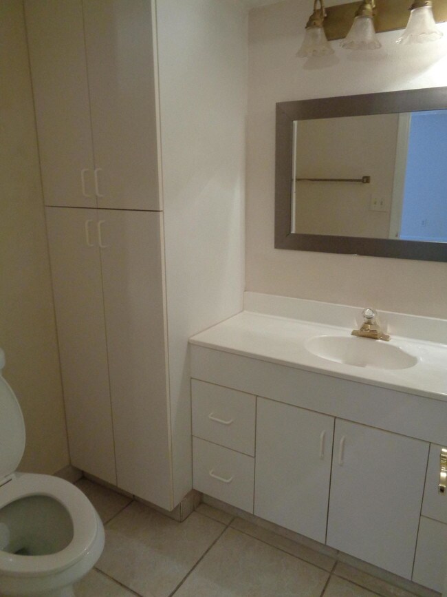 Foto del edificio - 1455 White Pine Dr
