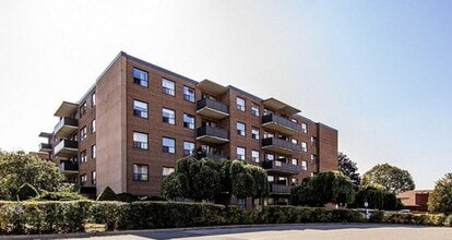 Building Photo - 1700 Victoria Park Avenue
