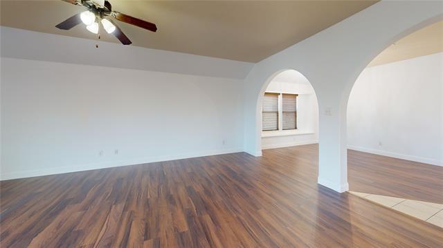 Building Photo - 1910 Pin Oak Trail