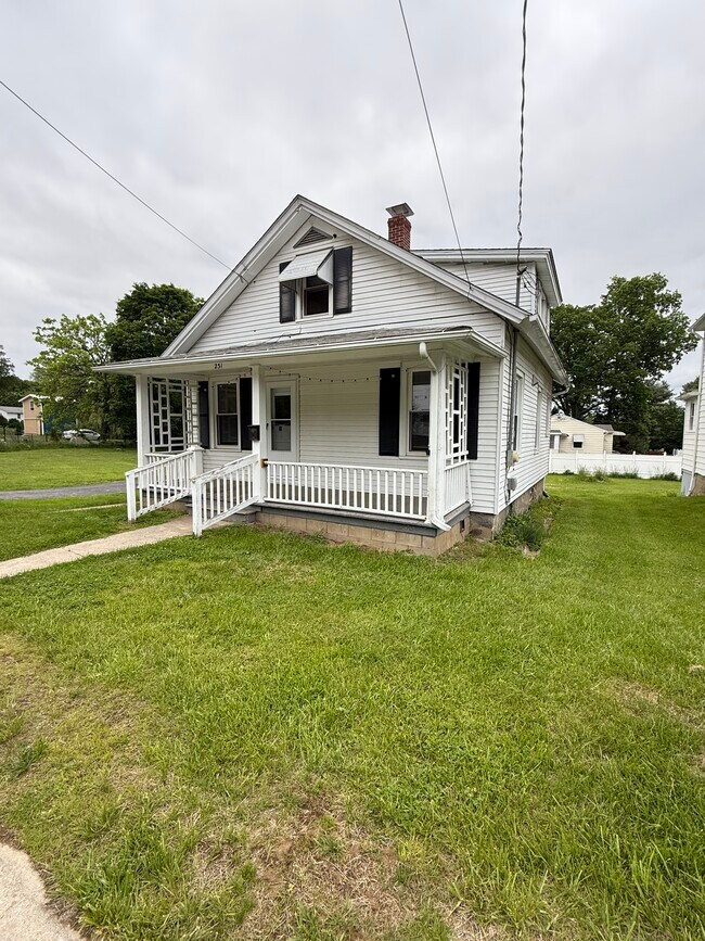 Foto del edificio - 231 Mansfield Ave