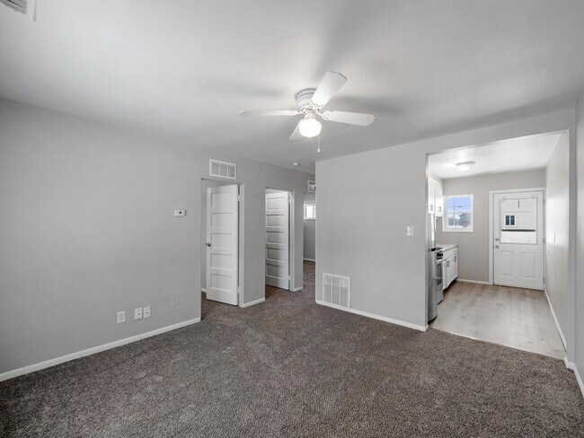 Foto del edificio - 1071 Rochester Rd