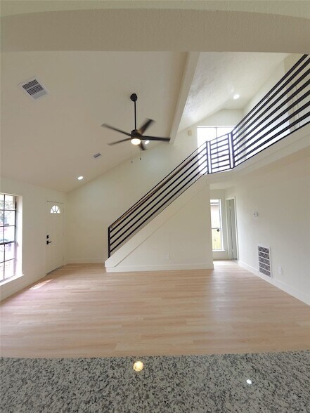 Foto del edificio - 6706 Dinner Creek Ct