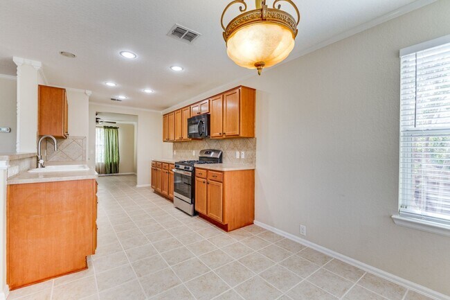 Building Photo - BEAUTIFUL 4-BEDROOM HOME IN ENCINO RIDGE