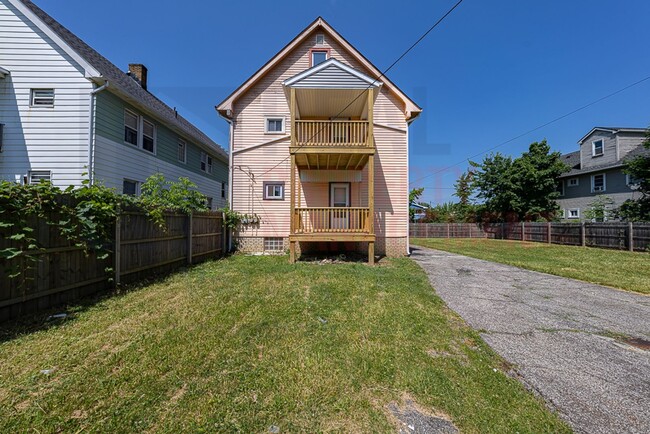Building Photo - 3633 E 153rd St