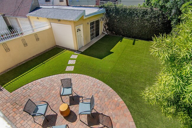 patio trasero privado - 217 1/2 S Poinsettia Pl