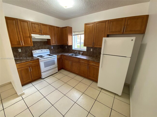 Foto del edificio - 452 SW 10th St