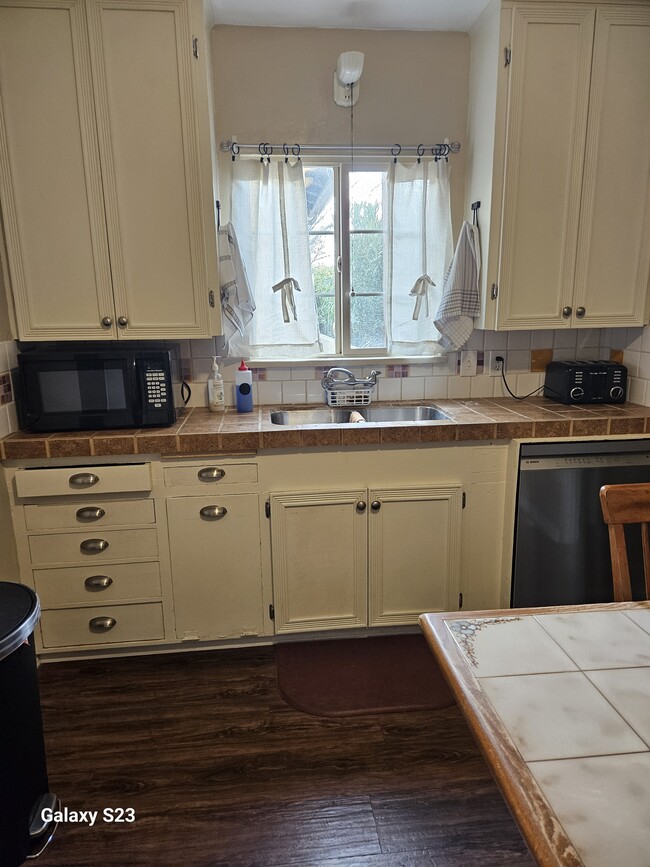 Kitchen - 160 S Fourth St