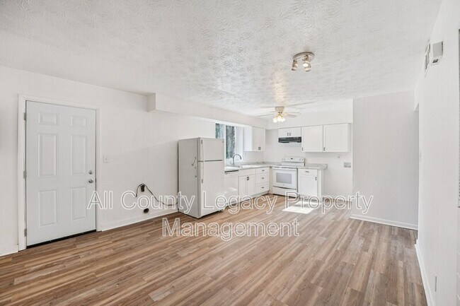 Foto del edificio - 4902 Valley Dale Ct SW