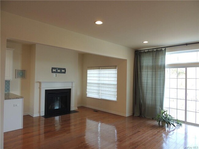 Building Photo - 2605 Sylvan Loop