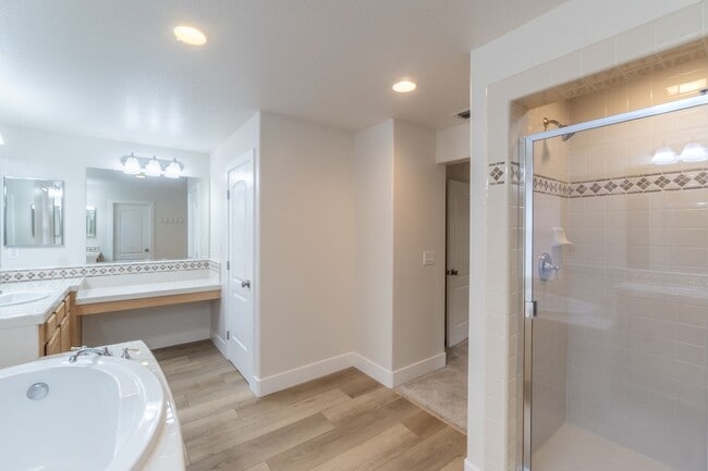 Building Photo - 2115 Sterling Dr