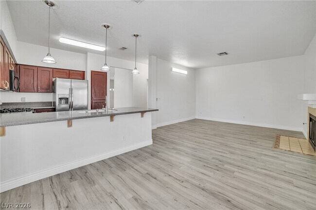 Building Photo - 2304 Chatfield Dr